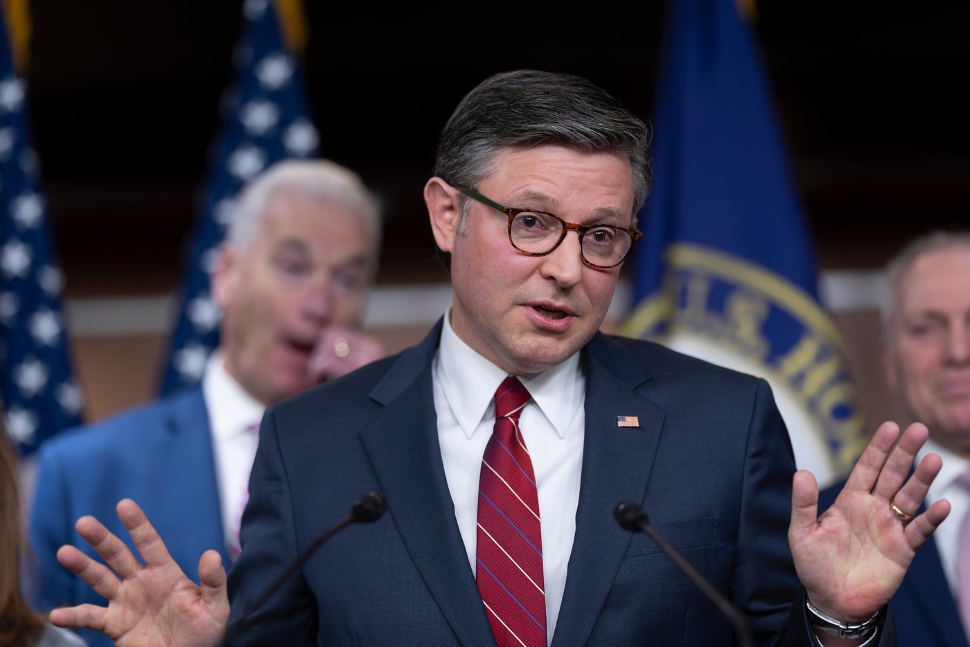 Trump signs bill to end partial government shutdown, setting stage for next fight | iNFOnews.ca