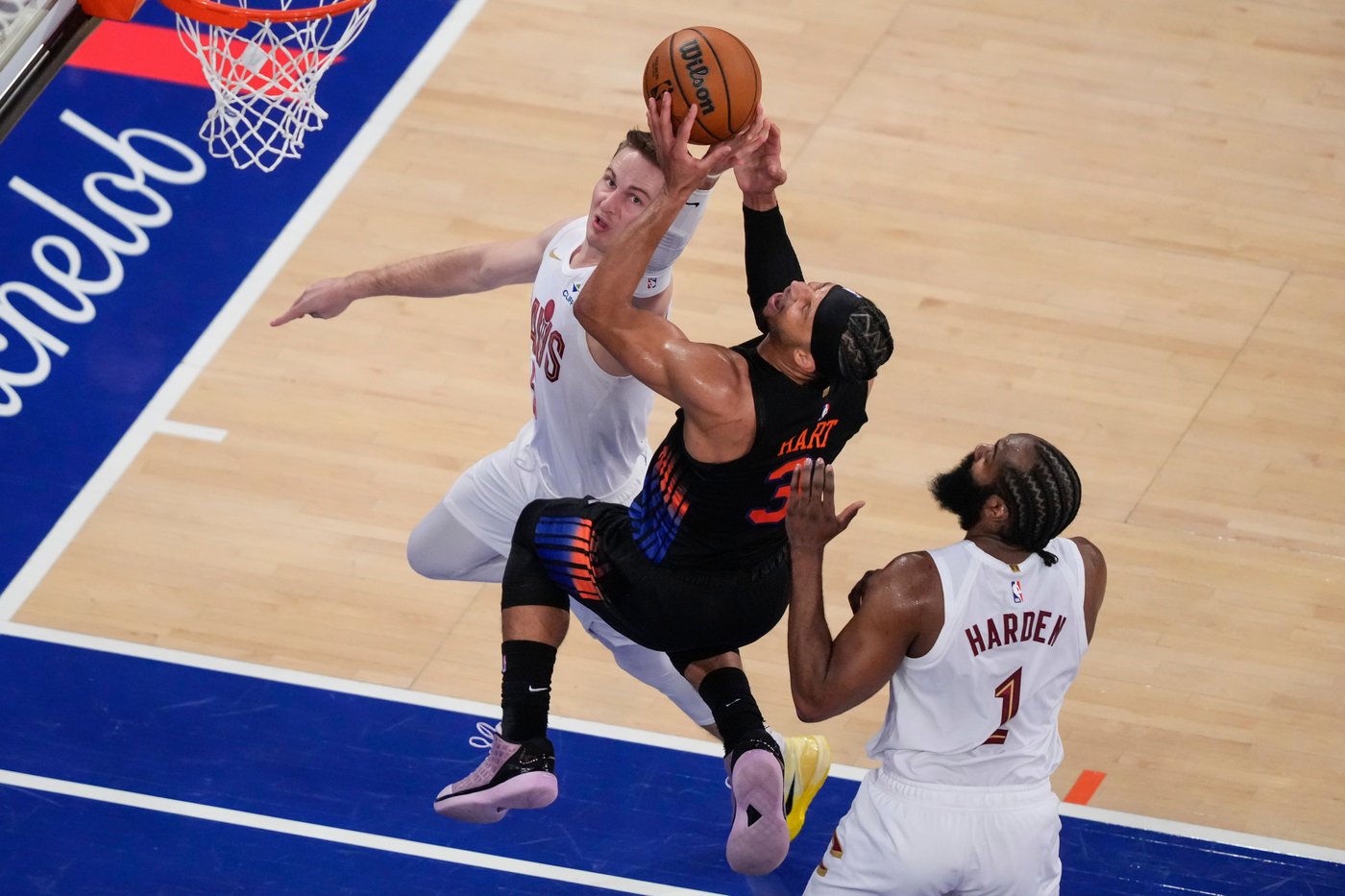 Knicks move 2 wins from the NBA Finals with a 109-93 victory over the Cavs | iNFOnews.ca