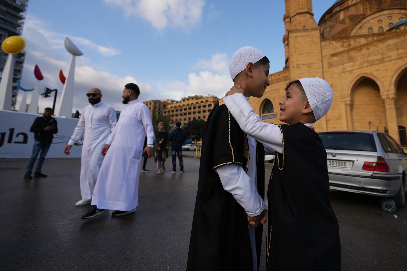 A look at celebrations for Eid al-Fitr around the world, in photos | iNFOnews.ca