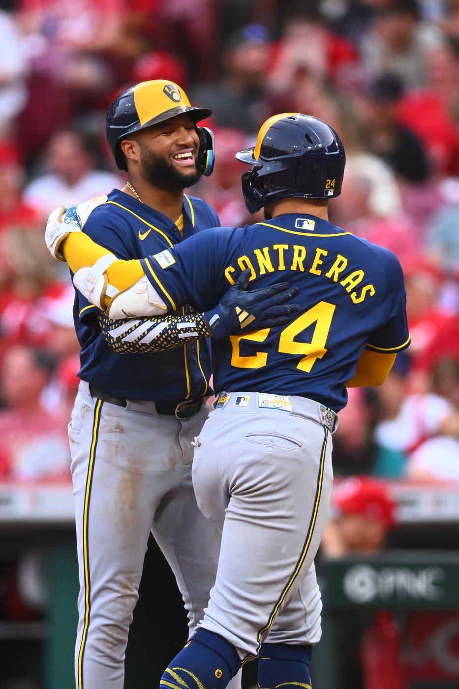 Brewers beat the Reds 6-5 to complete a 3-game sweep | iNFOnews.ca