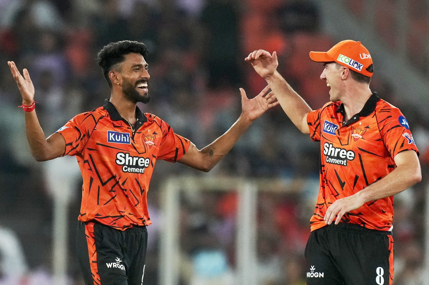 Gujarat pacers raze Hyderabad for 86 runs to go top of IPL | iNFOnews.ca
