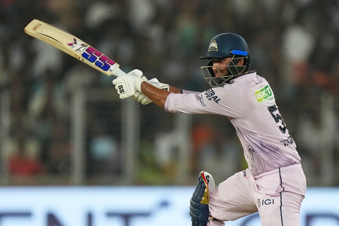 Gujarat pacers raze Hyderabad for 86 runs to go top of IPL | iNFOnews.ca