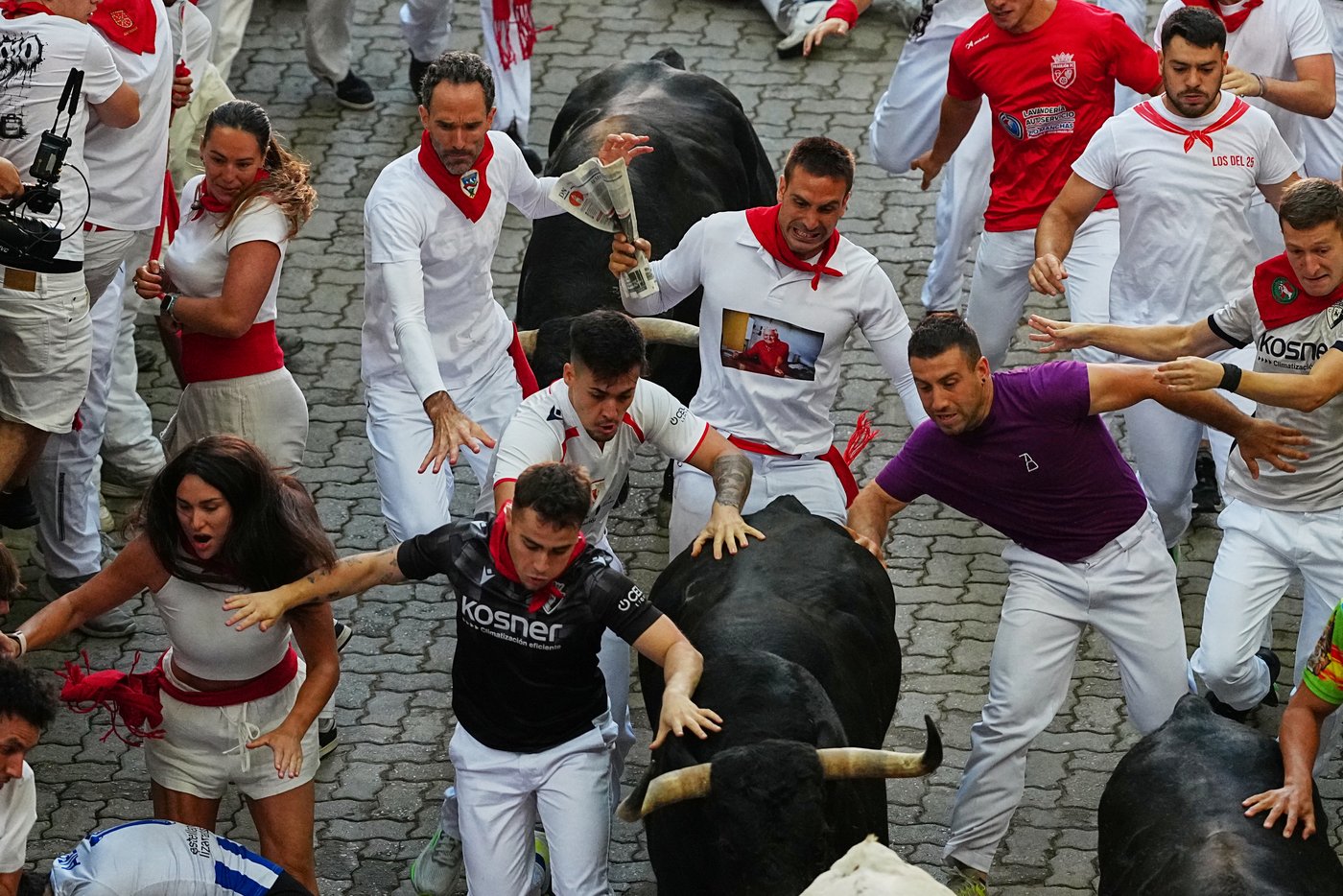 2 Spaniards gored as the San Fermin bull run festival concludes | iNFOnews.ca