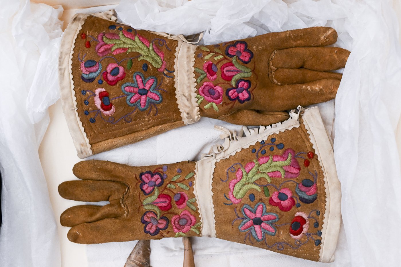 First Nations leaders unveil more items repatriated from the Vatican | iNFOnews.ca