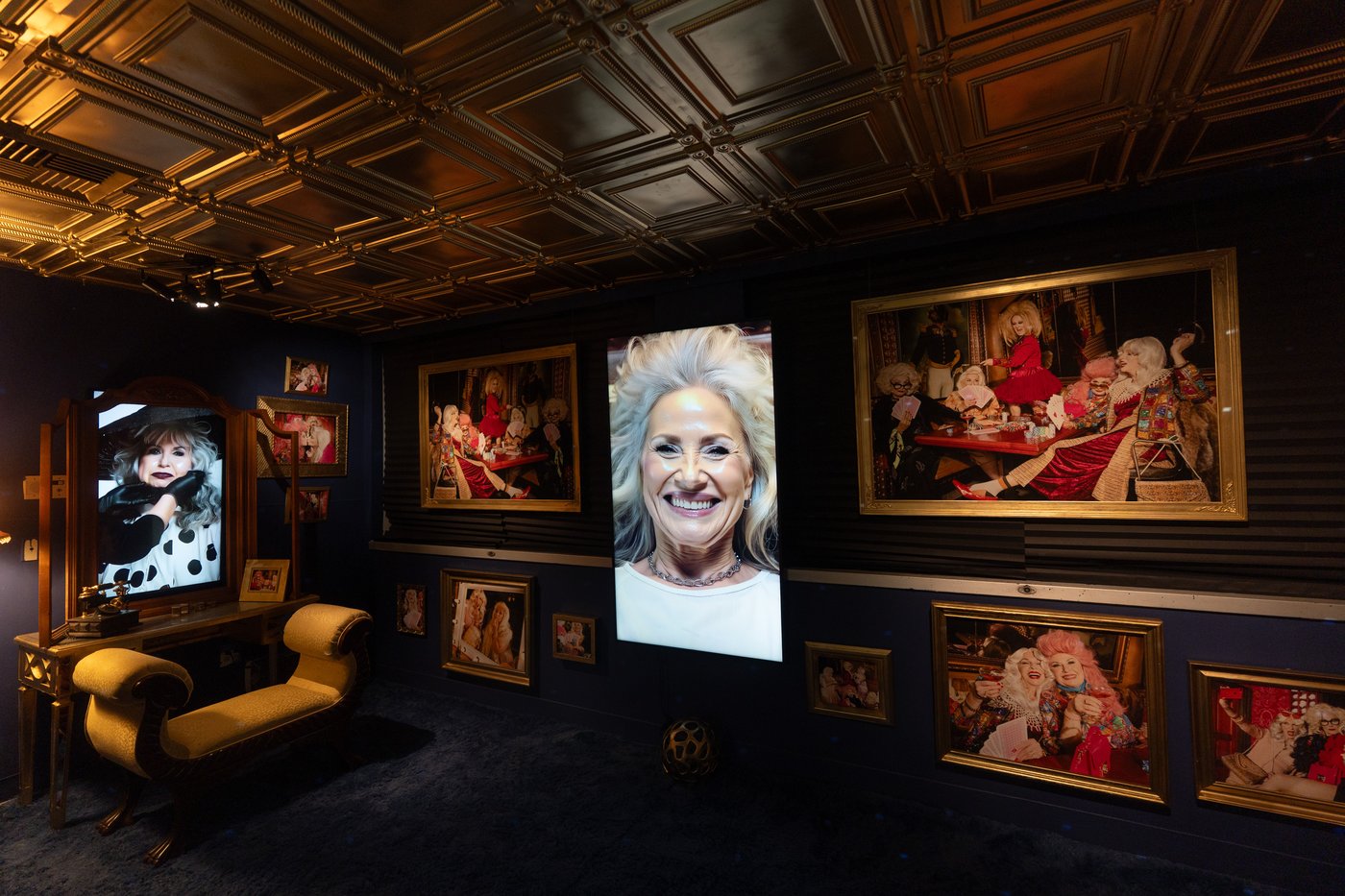 Former LA hospital hosts immersive art show, in photos | iNFOnews.ca