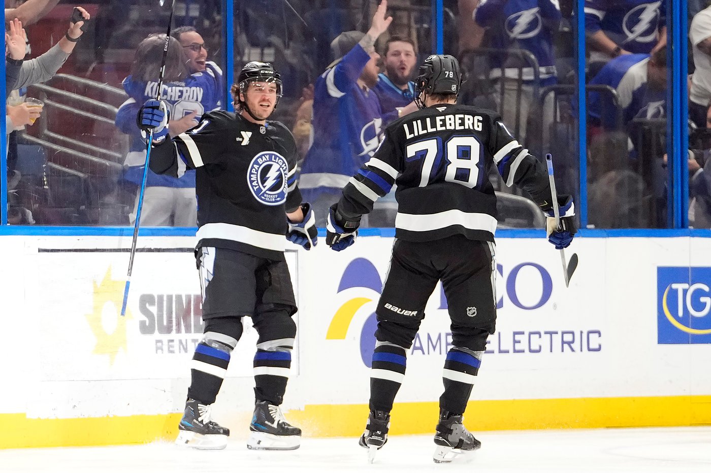 Lightning beat the Bruins 3-1 hours after securing a playoff spot | iNFOnews.ca