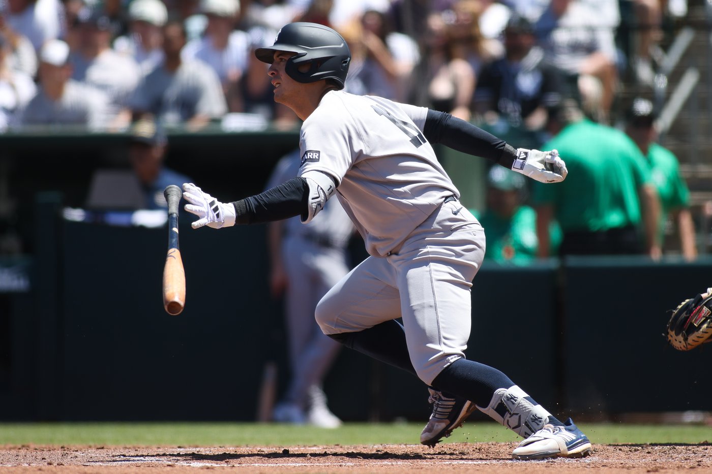The Yankees use a 13-run 3rd inning to beat the Athletics 13-8 | iNFOnews.ca