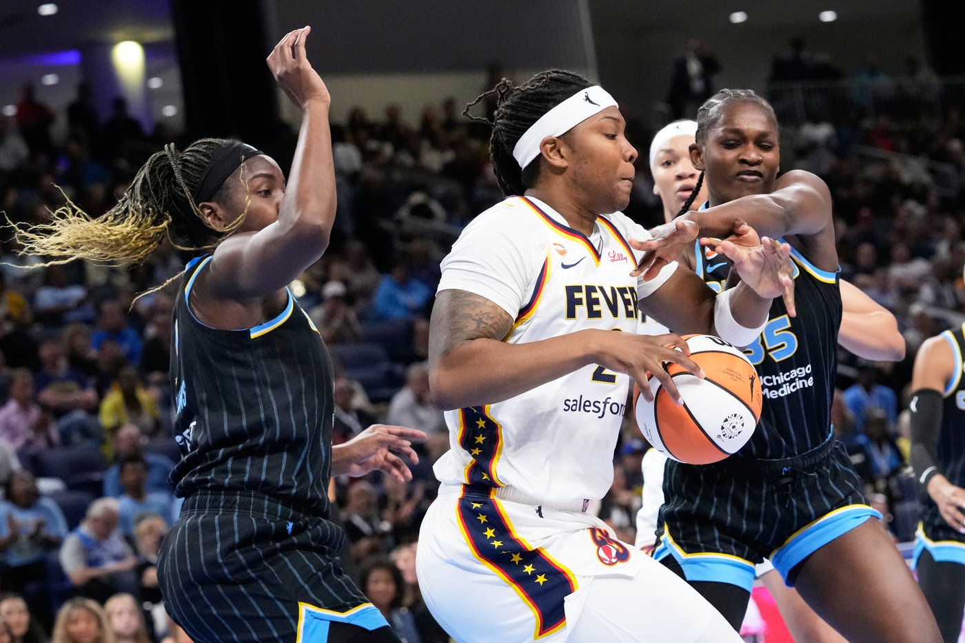 Caitlin Clark scores 37 points as the Fever beat the Sky 113-90 | iNFOnews.ca Caitlin Clark scores 37 points as the Fever beat the Sky 113-90 | iNFOnews.ca