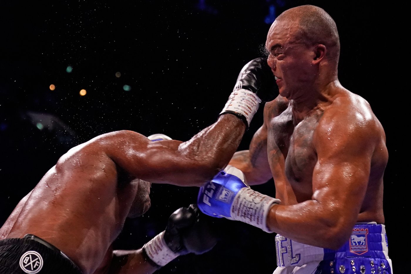 Dubois shakes off knockdowns and stops Wardley to win WBO heavyweight title | iNFOnews.ca