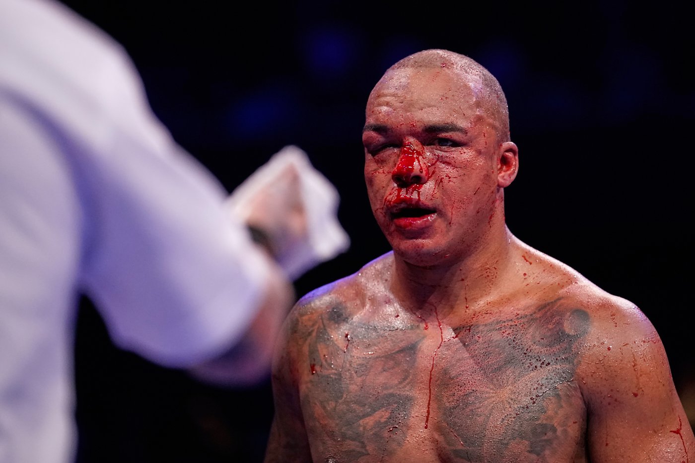 Dubois shakes off knockdowns and stops Wardley to win WBO heavyweight title | iNFOnews.ca