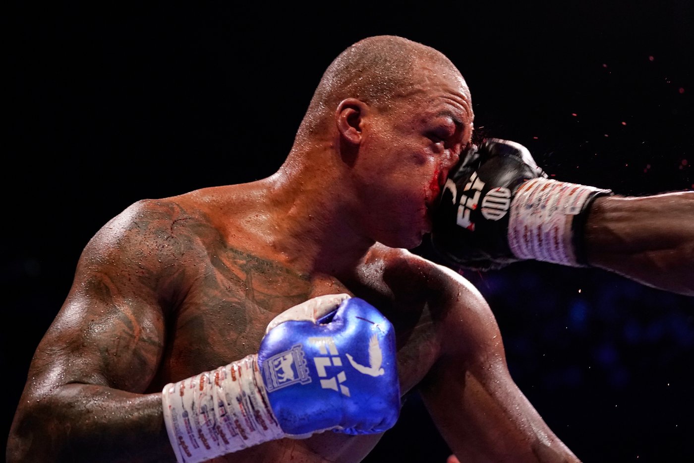 Dubois shakes off knockdowns and stops Wardley to win WBO heavyweight title | iNFOnews.ca