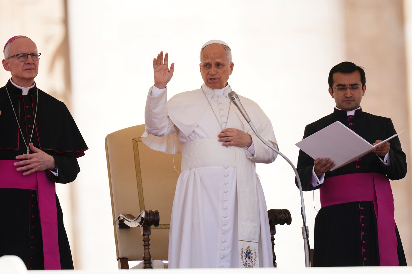 Pope Leo XIV encourages wealthy US Catholics to keep donating | iNFOnews.ca