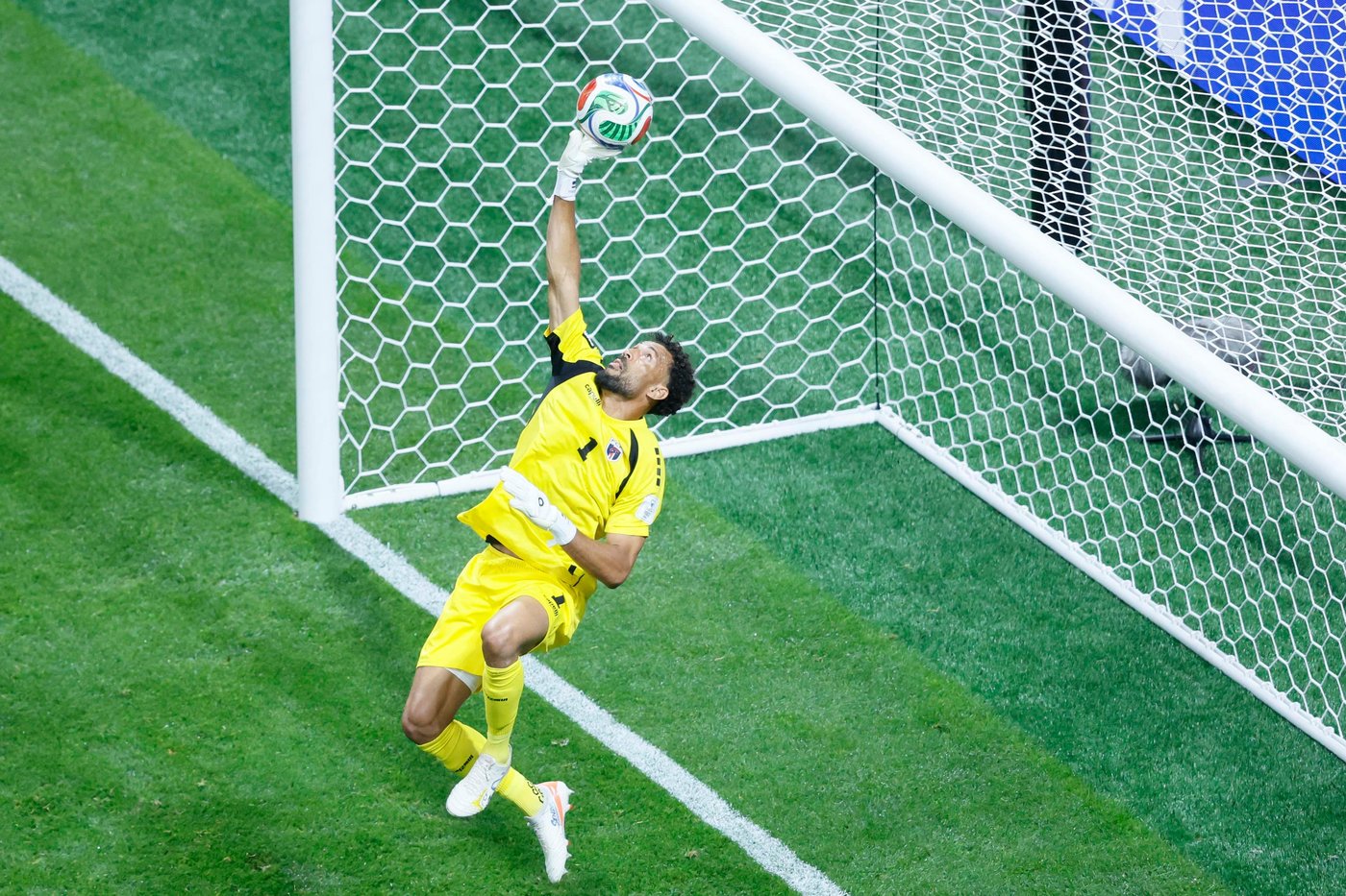 Cape Verde’s star goalkeeper Vozinha gets a family boost before Uruguay clash | iNFOnews.ca