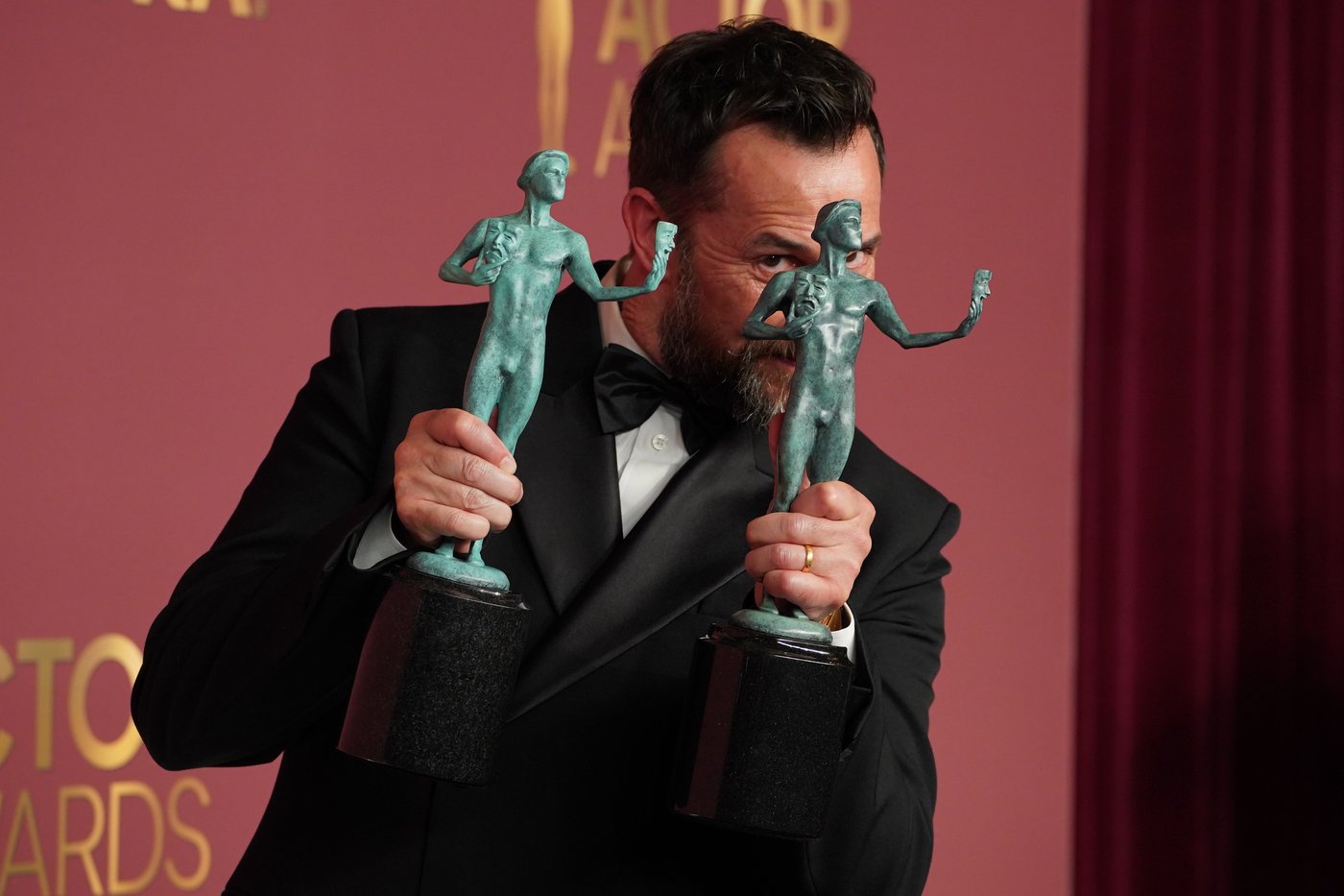 'Sinners' takes top prize at the Actor Awards, setting up an Oscar showdown | iNFOnews.ca