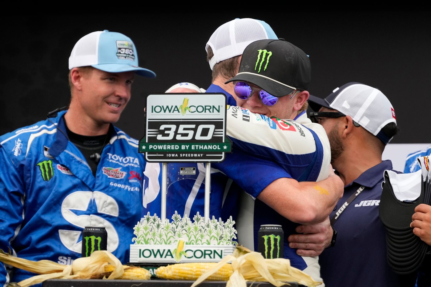 Ty Gibbs holds on to win NASCAR Cup Series race at Iowa Speedway | iNFOnews.ca