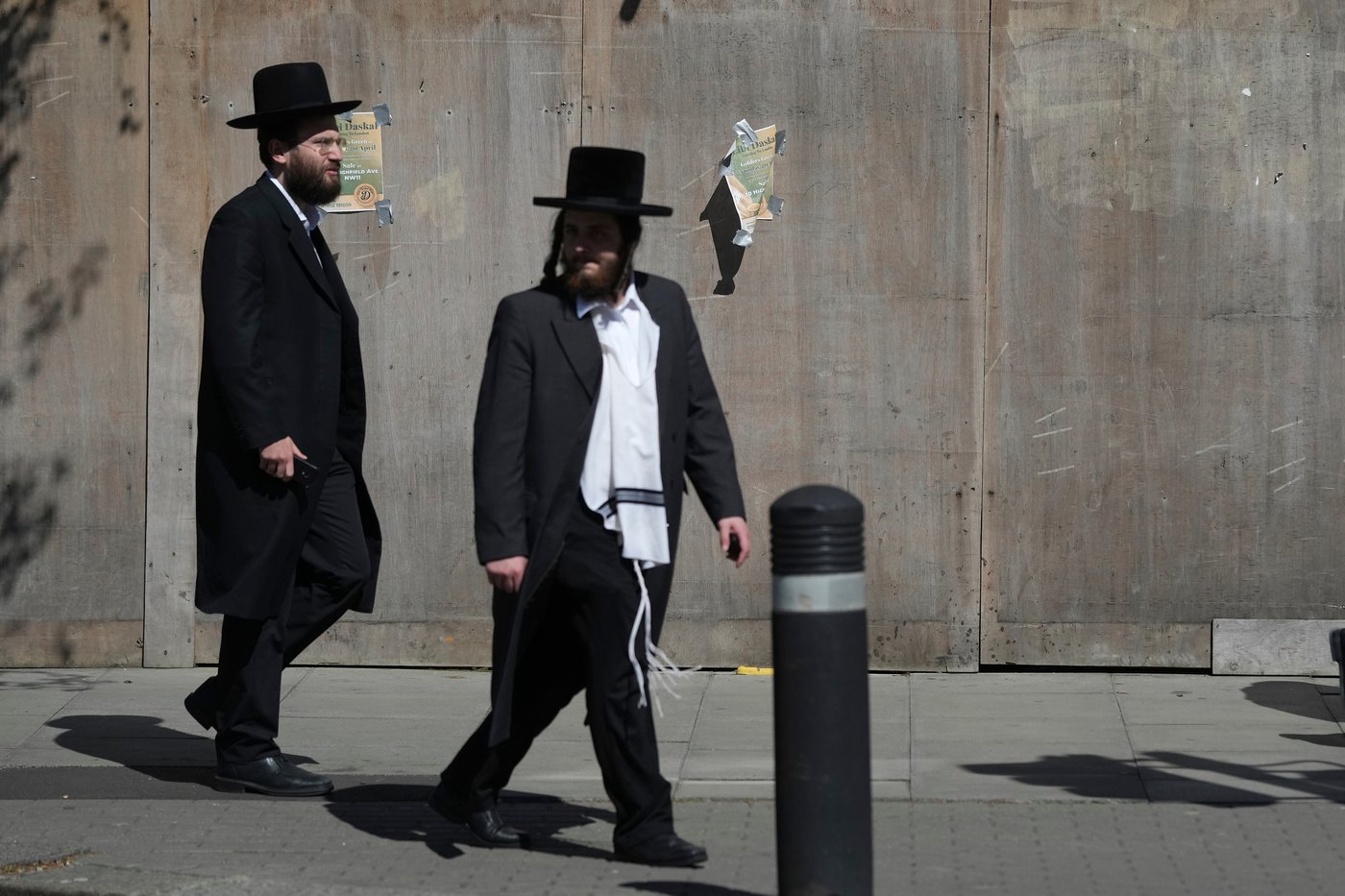 Counterterror police probe arson attack at a former London synagogue amid antisemitic attacks | iNFOnews.ca