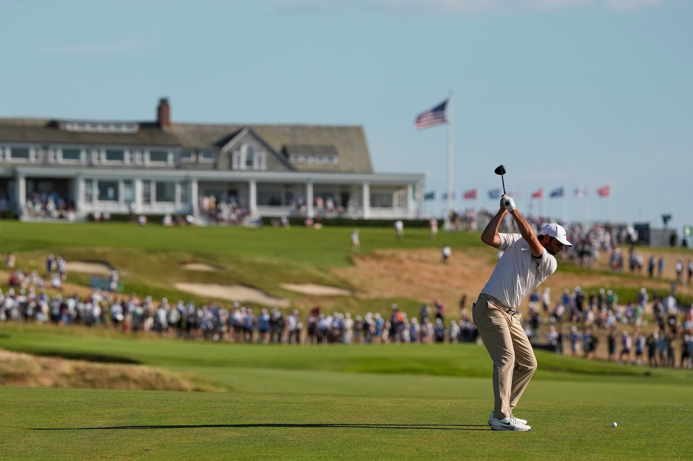 Scottie Scheffler has an eventful back nine to tie for second through three US Open rounds | iNFOnews.ca