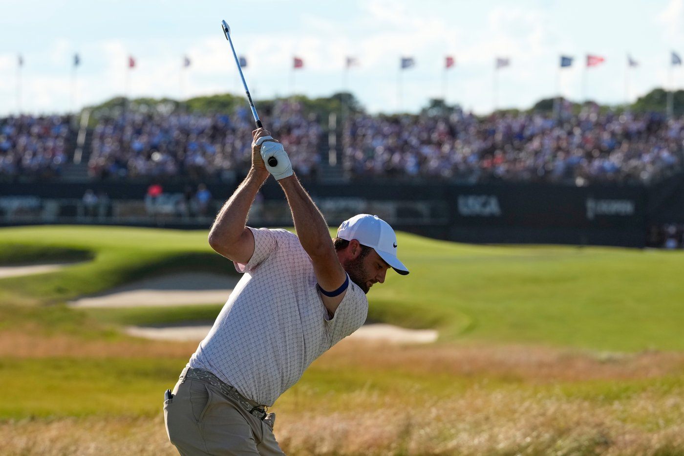 Scottie Scheffler has an eventful back nine to tie for second through three US Open rounds | iNFOnews.ca