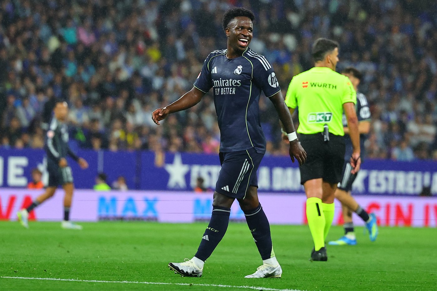 Vinícius scores twice as Real Madrid's victory keeps Barcelona waiting for Spanish league title | iNFOnews.ca