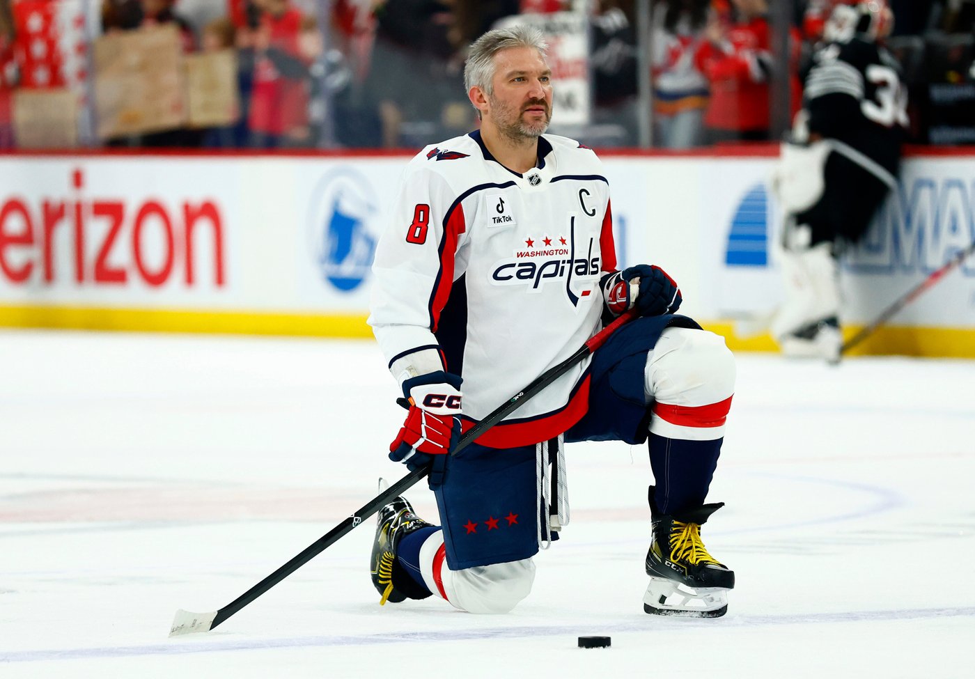 'Alive and awake': NHL players talk going helmets off in warm-ups | iNFOnews.ca