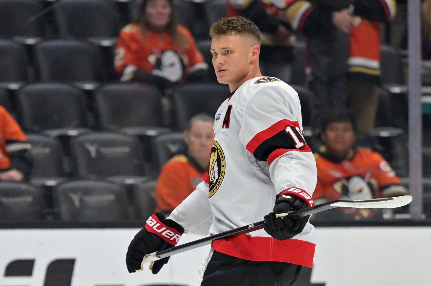 'Alive and awake': NHL players talk going helmets off in warm-ups | iNFOnews.ca