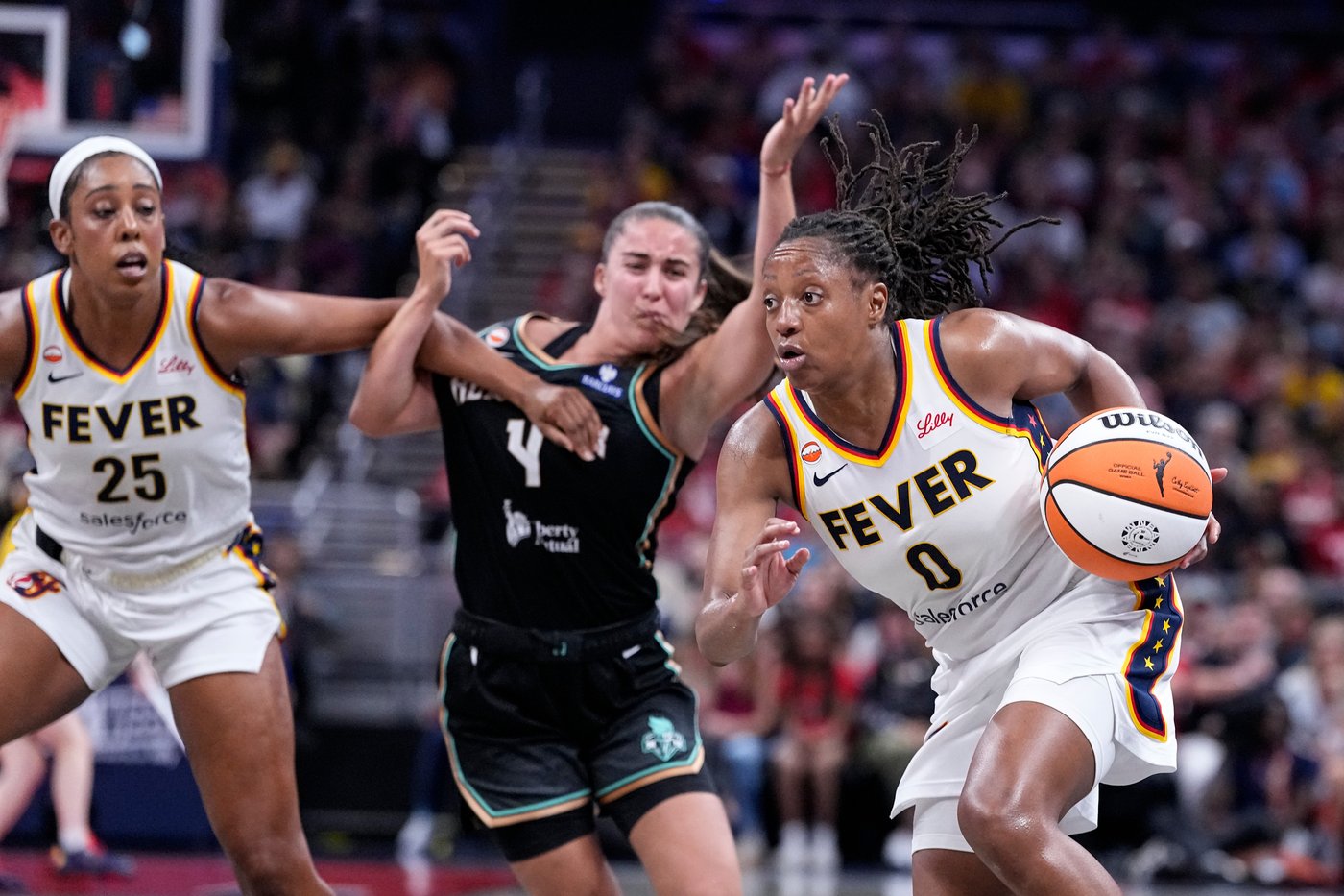 Fever All-Stars Aliyah Boston, Kelly Mitchell disappointed by home fans booing coach Stephanie White | iNFOnews.ca Fever All-Stars Aliyah Boston, Kelly Mitchell disappointed by home fans booing coach Stephanie White | iNFOnews.ca