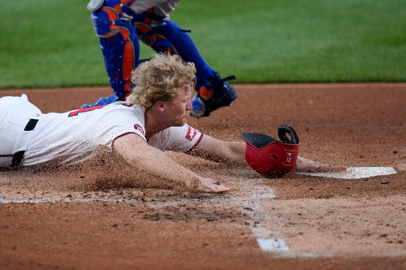 Mets score 10 runs in the 12th, Nationals leave 19 on base in New York's wild 16-7 win | iNFOnews.ca