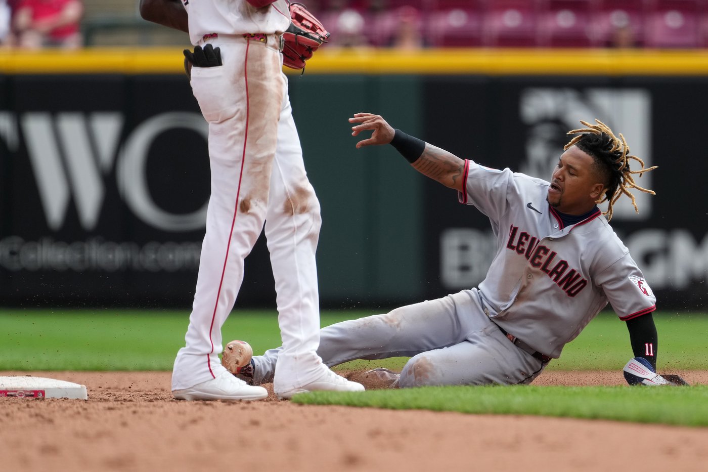 Manzardo hits 1st grand slam, Guardians rally for 6-5 win over Reds in Game 1 of doubleheader | iNFOnews.ca