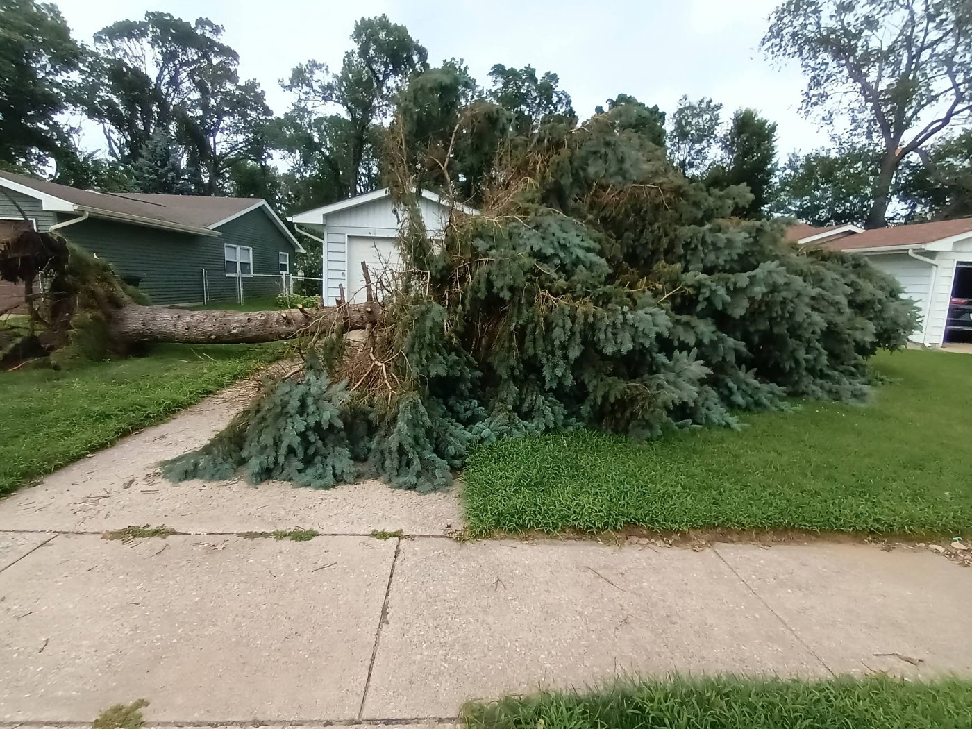 Tens of thousands in Indiana are still without power a week after deadly storms | iNFOnews.ca Tens of thousands in Indiana are still without power a week after deadly storms | iNFOnews.ca
