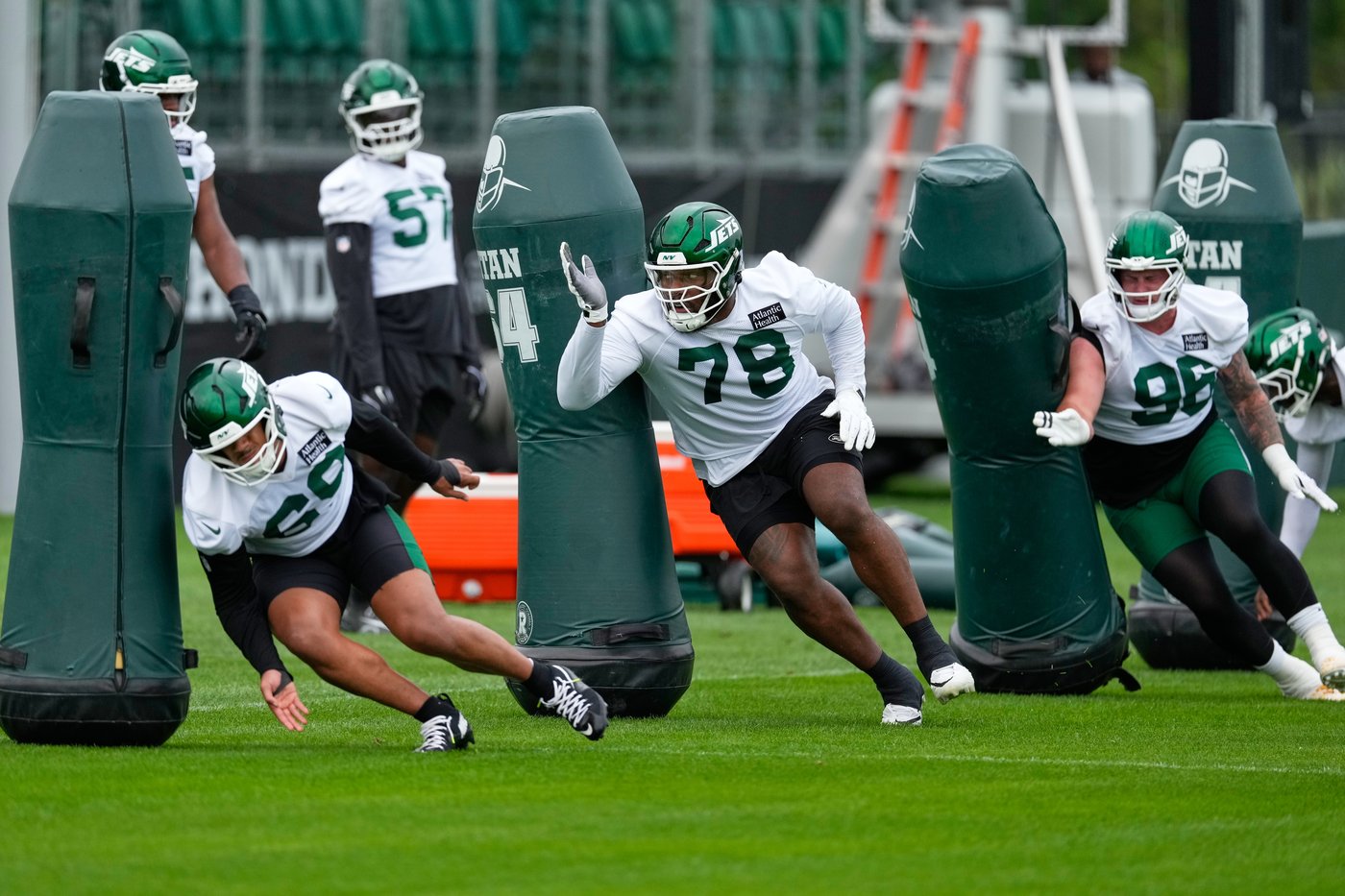 Jets coach Aaron Glenn turns to analytics, science and rest to reshape training camp schedule | iNFOnews.ca Jets coach Aaron Glenn turns to analytics, science and rest to reshape training camp schedule | iNFOnews.ca