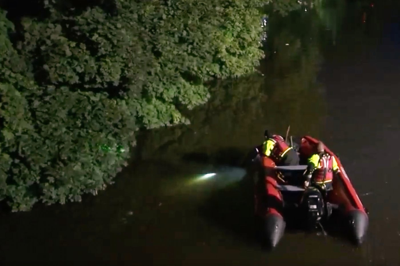 10-year-old boy drowns in New Jersey river, sister lives, and another child is missing | iNFOnews.ca