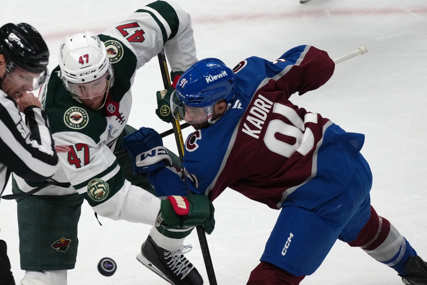 Cale Makar returns from injury, scores twice as Avalanche outlast Wild 9-6 in wacky Game 1 | iNFOnews.ca