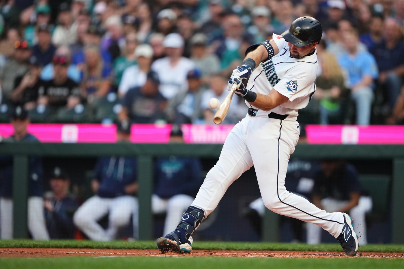 Cal Raleigh hits 3 homers as Mariners snap Phillies' 9-game win streak with 9-2 victory | iNFOnews.ca Cal Raleigh hits 3 homers as Mariners snap Phillies' 9-game win streak with 9-2 victory | iNFOnews.ca
