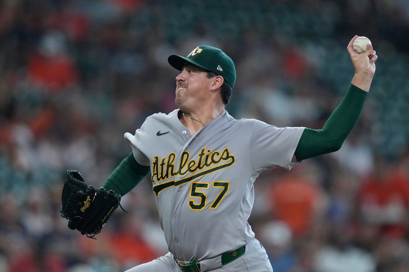 Athletics rally with a 3-run 8th inning to beat the Astros 4-3, snapping a 5-game skid | iNFOnews.ca