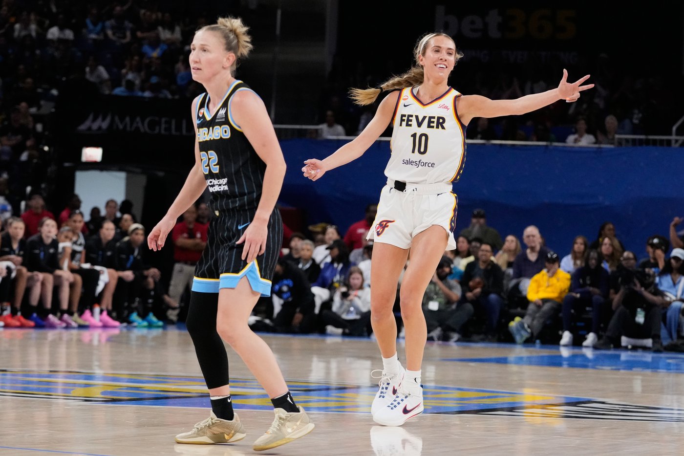 Caitlin Clark scores 37 points as the Fever beat the Sky 113-90 | iNFOnews.ca Caitlin Clark scores 37 points as the Fever beat the Sky 113-90 | iNFOnews.ca