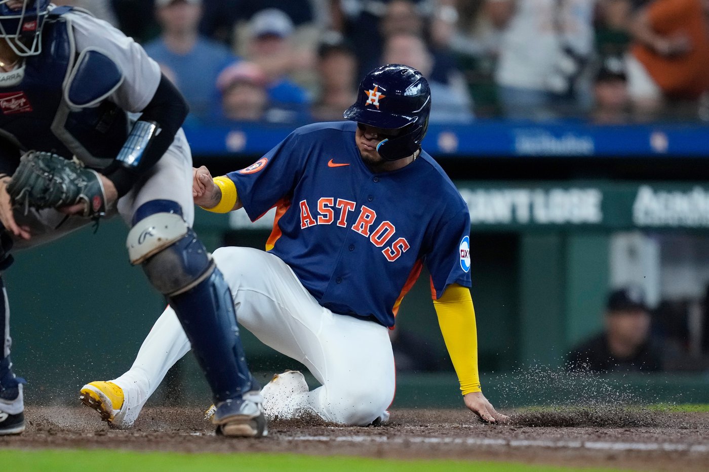 Arrighetti allows 1 run in 7 innings, Walker has 4 RBIs; Astros beat Yankees 7-4 | iNFOnews.ca