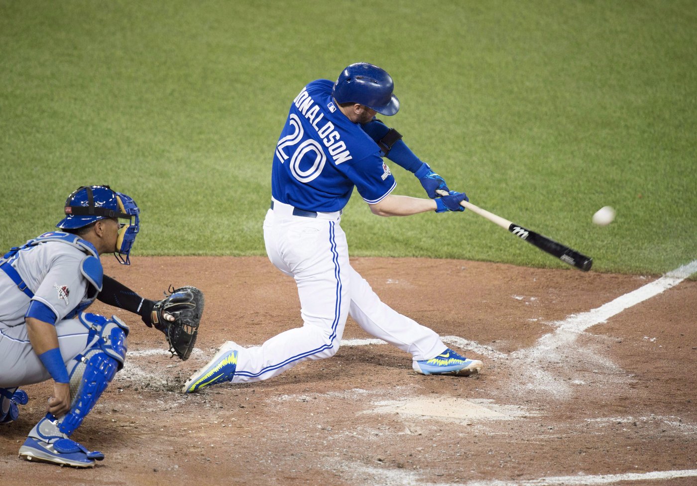 Deadline adds, strong second half fuelled '15 Jays to playoffs, can '26 team do same? | iNFOnews.ca
