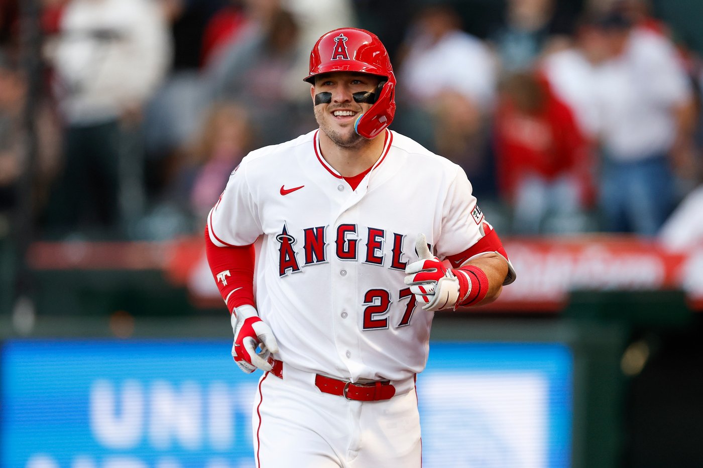 Mike Trout hits 2-run homer and Angels clinch series over Rangers with 5-2 win | iNFOnews.ca