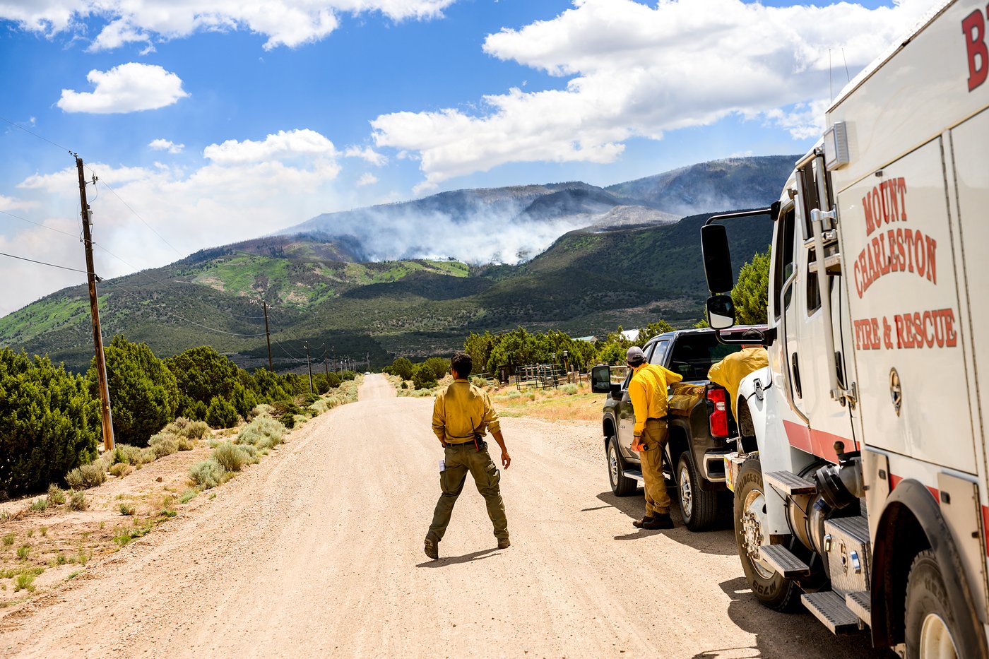 Winds hamper crews as fast-moving fire in Utah, the largest in the US, burns through forests | iNFOnews.ca