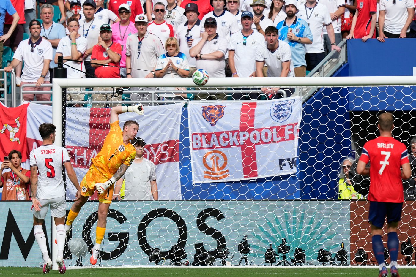 Norway and England head to extra time with their World Cup quarterfinal match tied at 1-1 | iNFOnews.ca