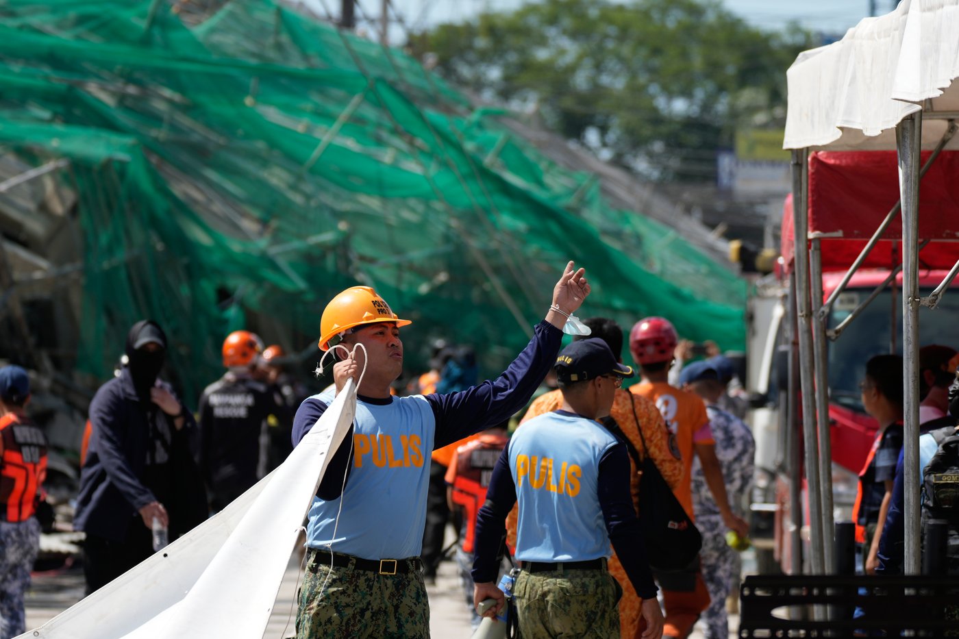 Building under construction in Philippines collapses, leaving 1 dead and 21 trapped | iNhome Building under construction in Philippines collapses, leaving 1 dead and 21 trapped | iNhome