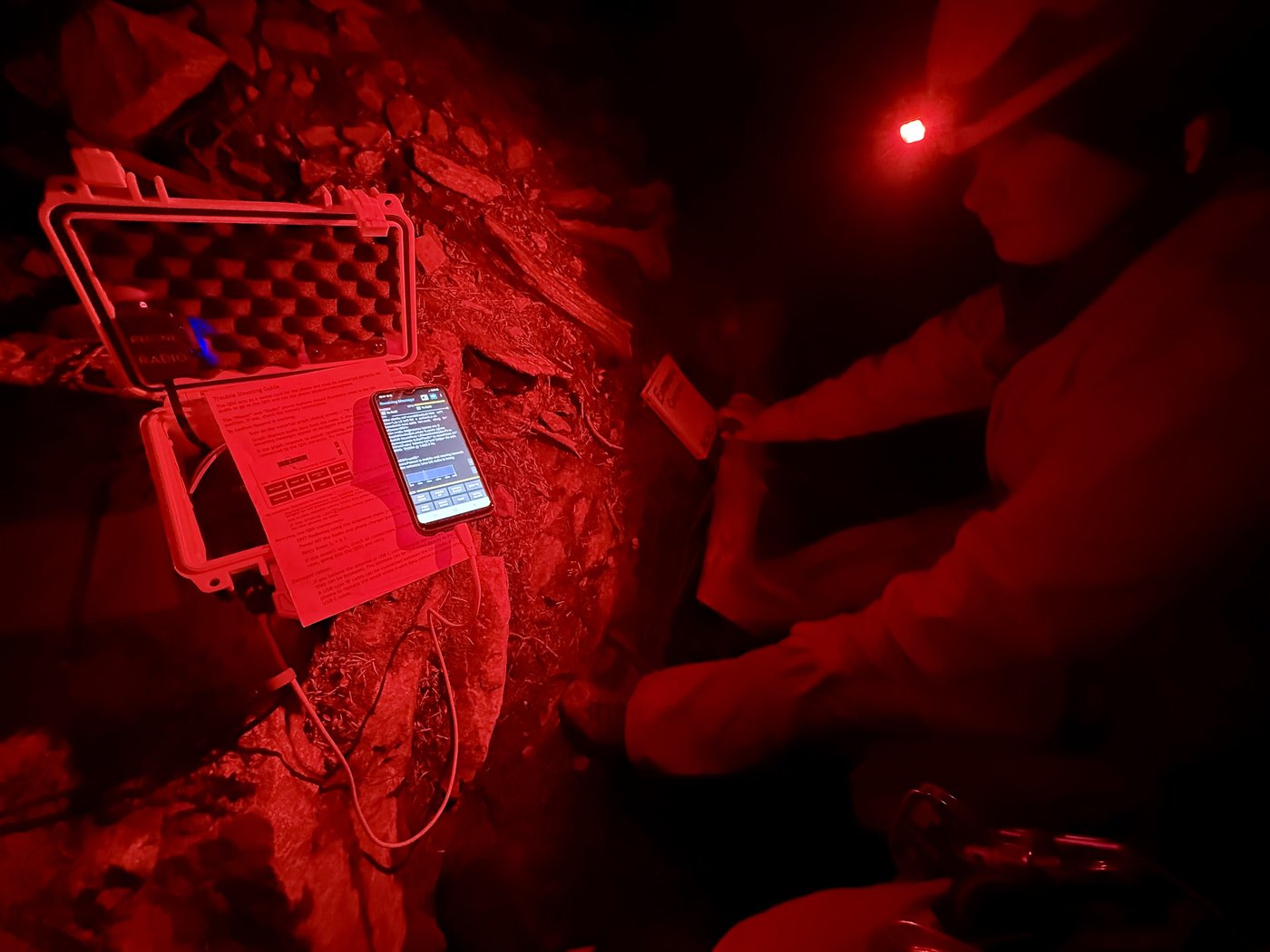 Rescuers use new tech to save caver trapped vertically in Alberta's 'Psych Squeeze' | iNFOnews.ca Rescuers use new tech to save caver trapped vertically in Alberta's 'Psych Squeeze' | iNFOnews.ca
