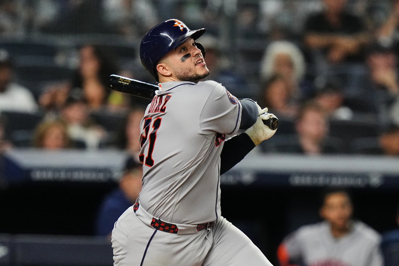 Yordan Alvarez hits go-ahead triple in 8th inning as Astros outlast Yankees 9-7 | iNFOnews.ca