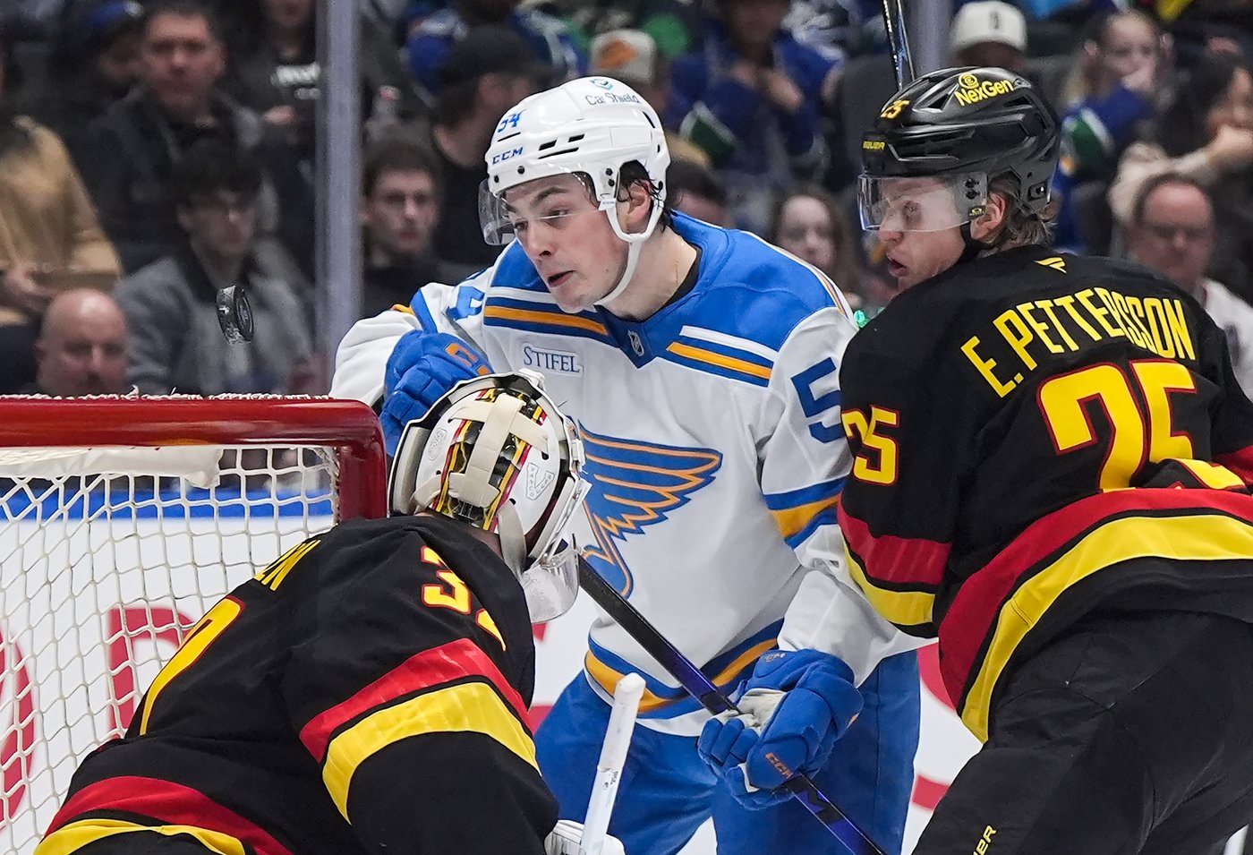 Blues keep playoff hopes alive by beating struggling Canucks 3-1 | iNFOnews.ca Blues keep playoff hopes alive by beating struggling Canucks 3-1 | iNFOnews.ca