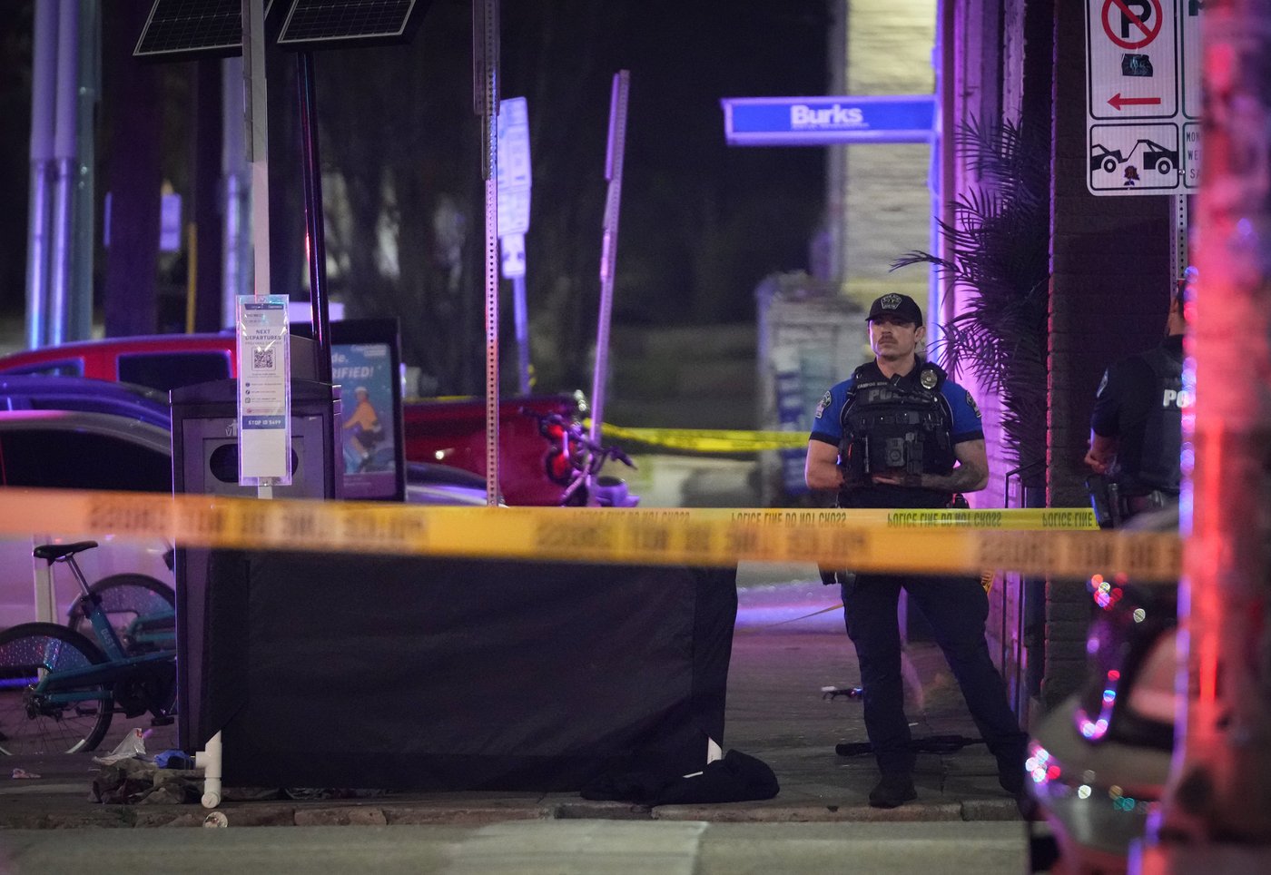 Bar shooting in Austin leaves 3 dead, including the suspect, and 14 injured | iNFOnews.ca