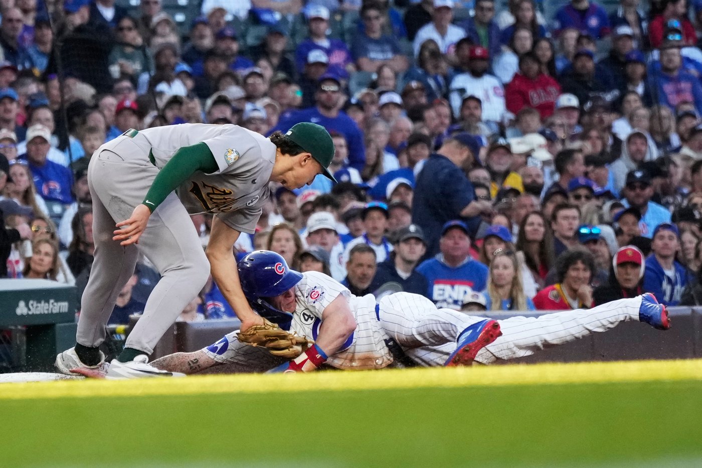 Gage Jump gets his 1st win as the Athletics beat the Cubs 2-1 | iNFOnews.ca