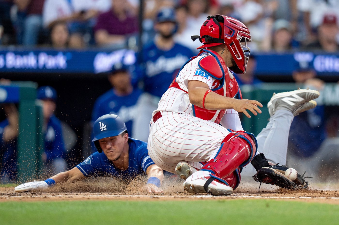 Max Muncy hits go-ahead homer as Dodgers beat Phillies 9-5 | iNFOnews.ca