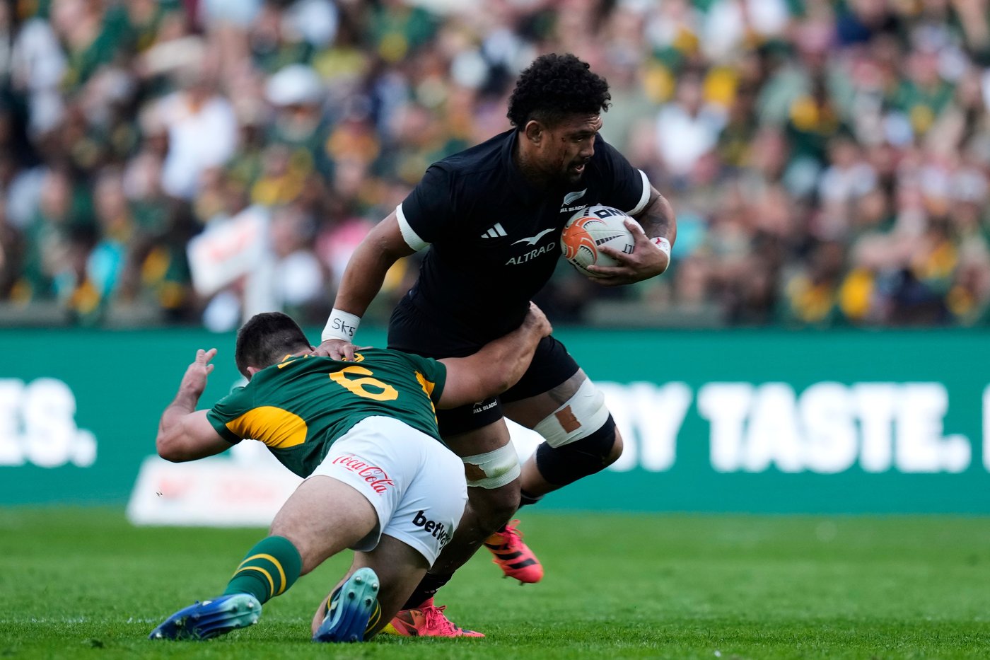 All Blacks stun South Africa 33-16 at Ellis Park and snap Springboks' 12-test win streak | iNFOnews.ca All Blacks stun South Africa 33-16 at Ellis Park and snap Springboks' 12-test win streak | iNFOnews.ca