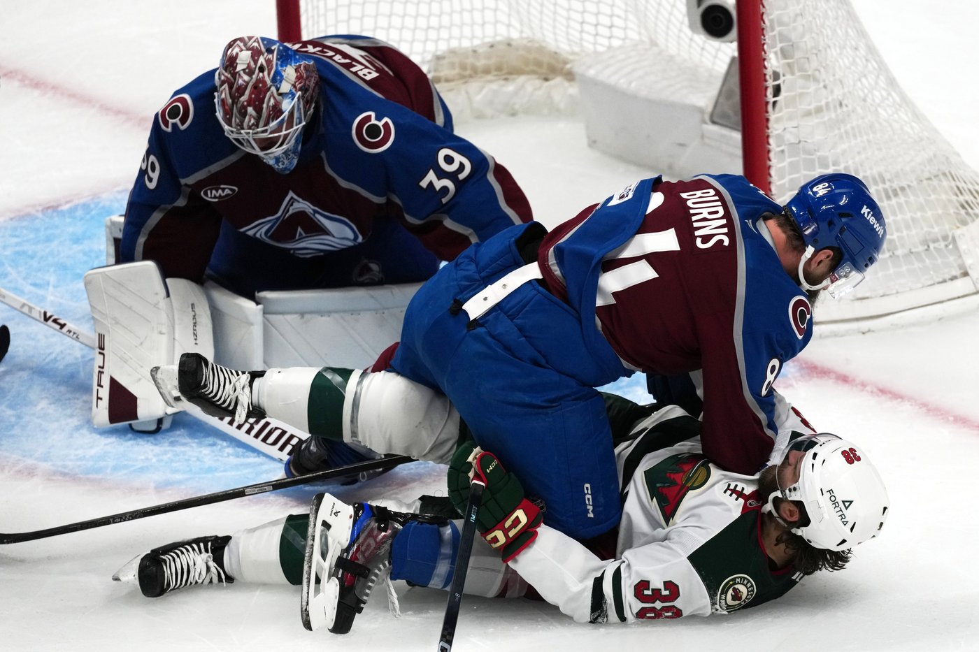 Avalanche’s closeout bid jolted as Blackwood pulled after 3 first-period goals | iNFOnews.ca