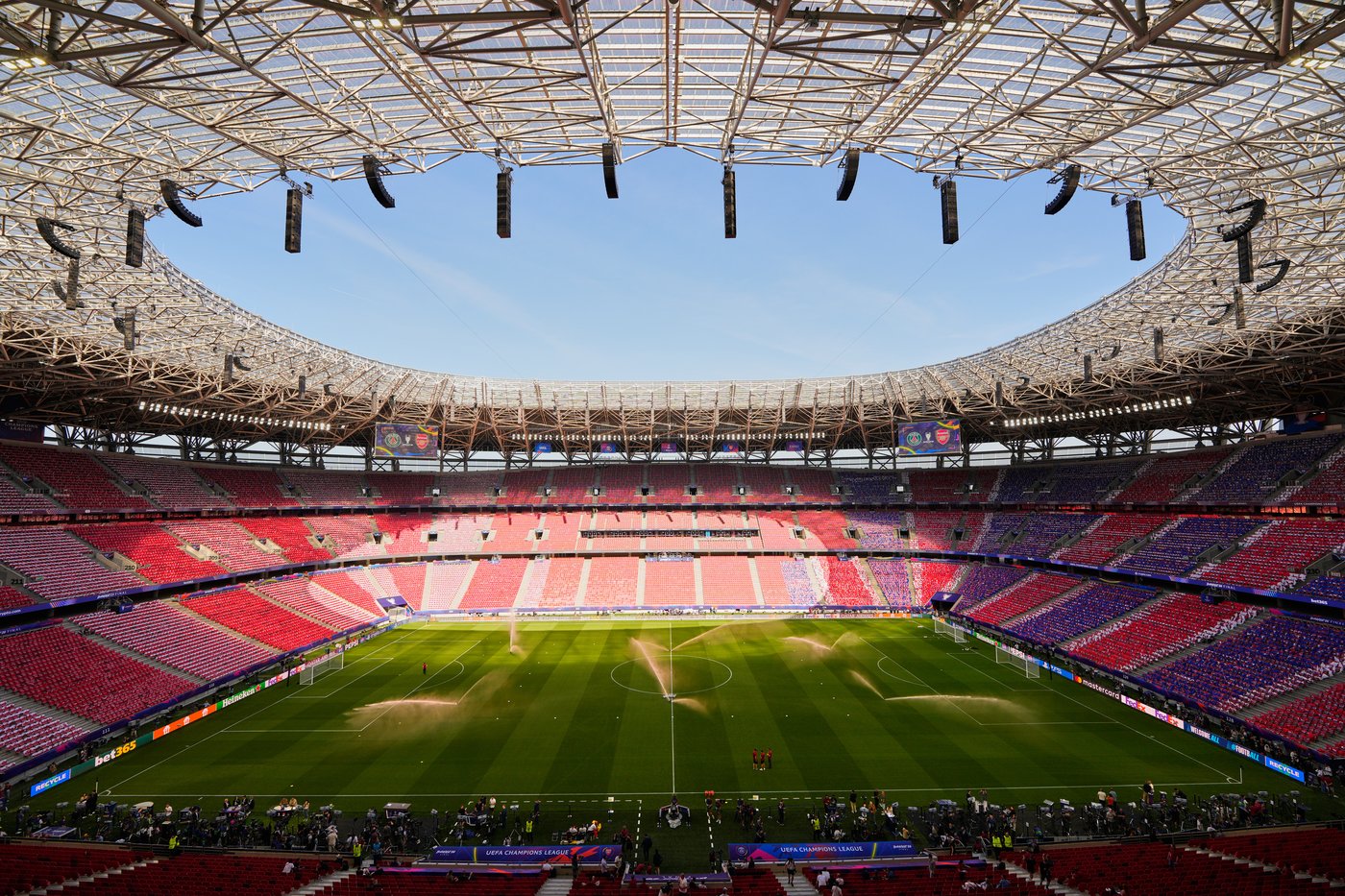 The Latest: Paris Saint-Germain and Arsenal prepare for Champions League final in Budapest | iNFOnews.ca